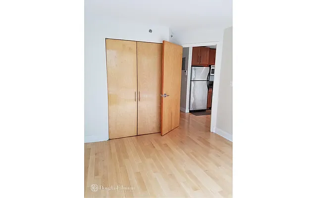 Rented by Douglas Elliman | media 15