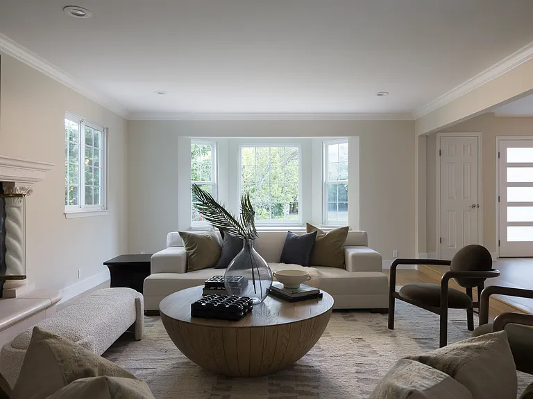 10 Meadow Ln — Photo 2