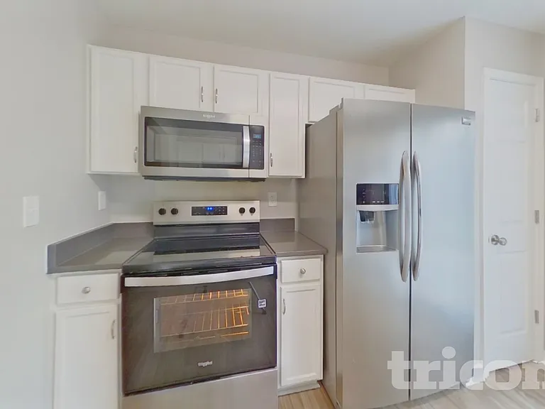 8717 Rozumny Dr — Photo 5