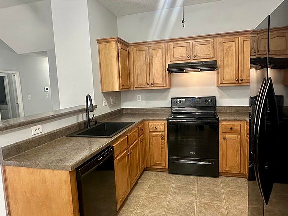 3rd image of 1147 W Cortona Cir