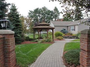 265 Crestwood Ct E, Lockport, NY 14094