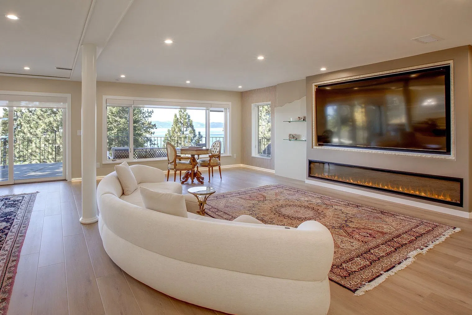 5 bed, 6.0 bath, 5995 sqft, $23,786 — Photo 2