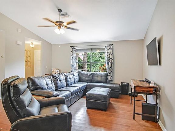2nd image of 309 Wellington Ave