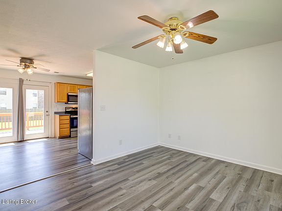 3rd image of 216 Treasure Bay Ct