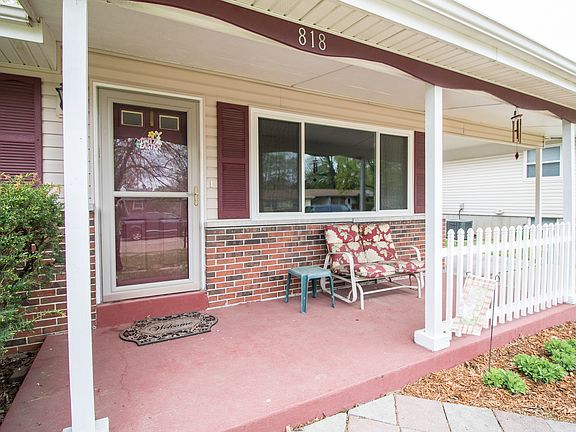 2nd image of 818 Mary Jo Ln