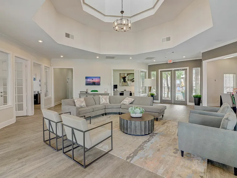 Luxurious Clubhouse Lounge _ Oak Park Apartments