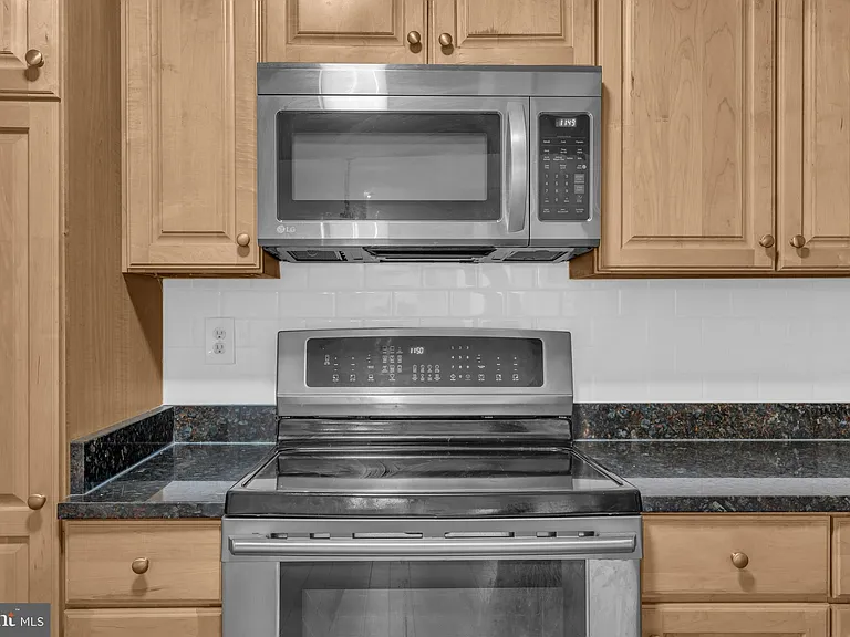 1800 Old Meadow Rd #1014 — Photo 17