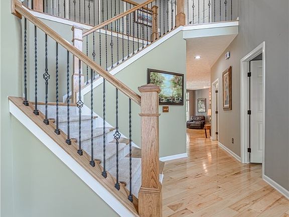 2nd image of 4590 Devereux Dr