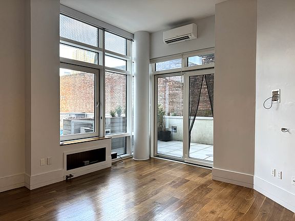 5th image of 10-17 Jackson Ave #2F