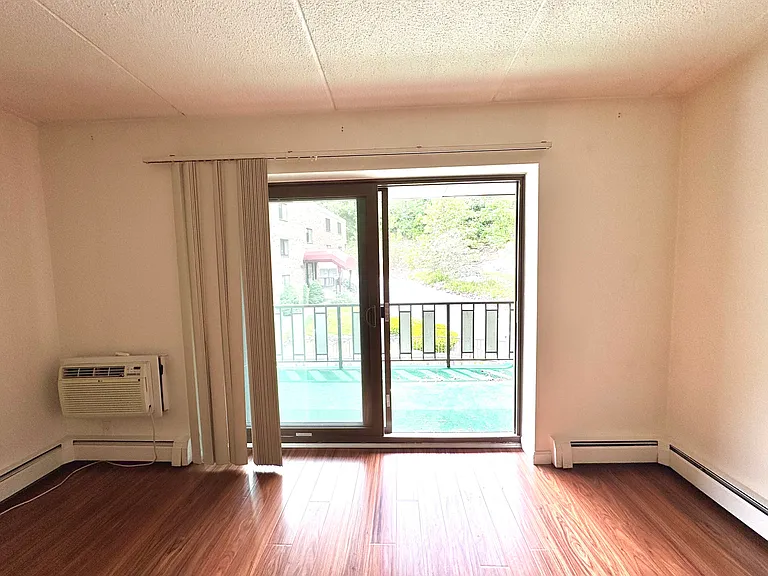 80 N Warren St #20 — Photo 27