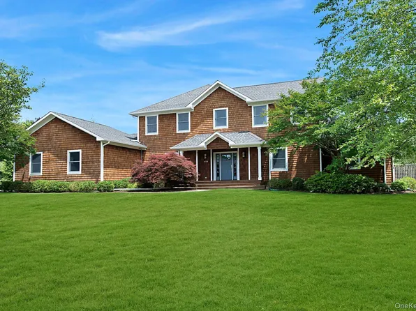 450 Sterling Woods Ln, Southold, NY 11971