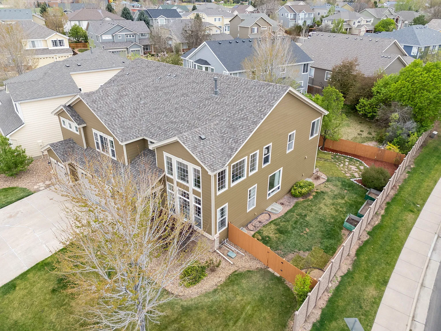 7 bed, 5817 sqft, $4,300 — Photo 3