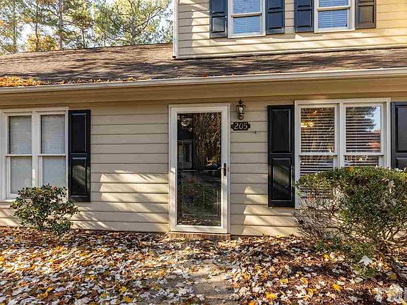 4th image of 205 Gatehouse Ln