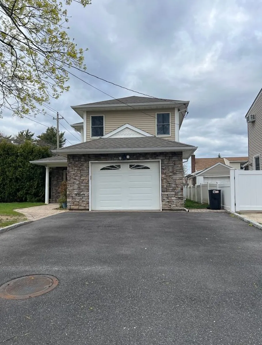 2 - Driveway - 100 5th Ave