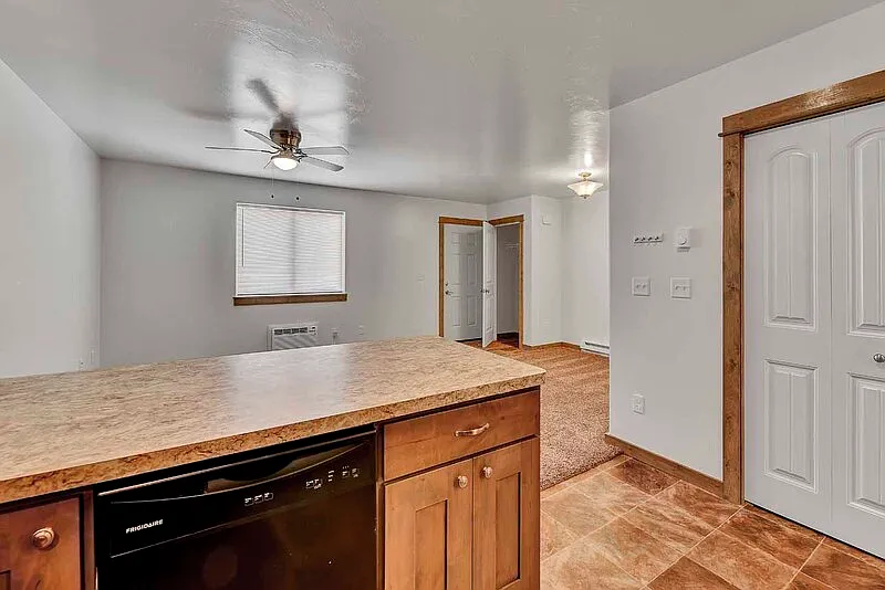 2 bed, 1.0 bath, 850 sqft, $1,425 — Photo 4