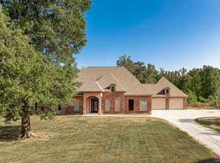 9913 Swanson Ln, Port Allen, LA 70767