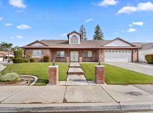 3158 Berkshire Rd, Bakersfield, CA
