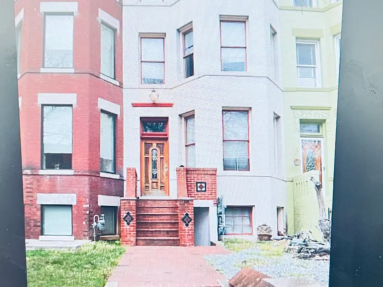 39 Bryant St NW — Photo 1