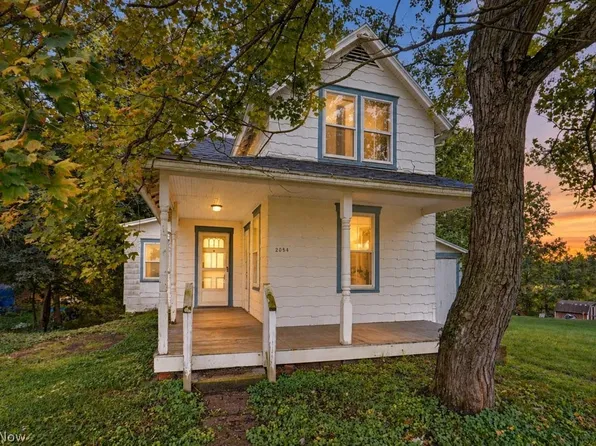 2054 17th St SE, Canton, OH 44707