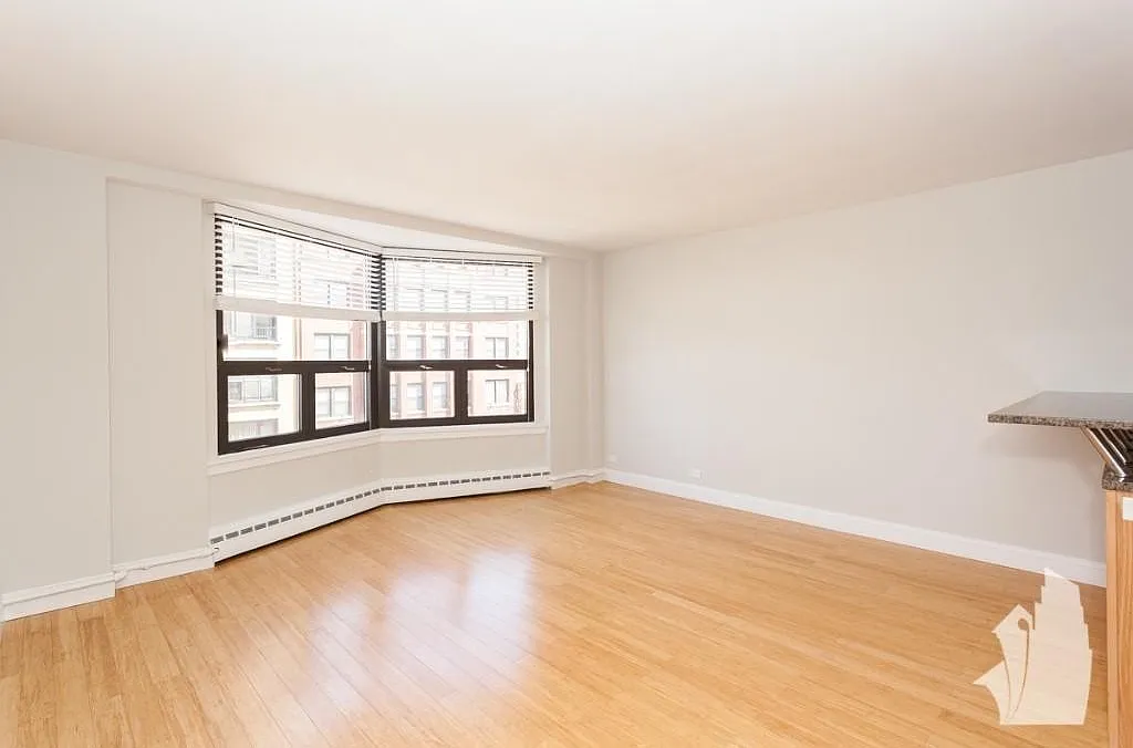 1 bed, $2,375 — Photo 4