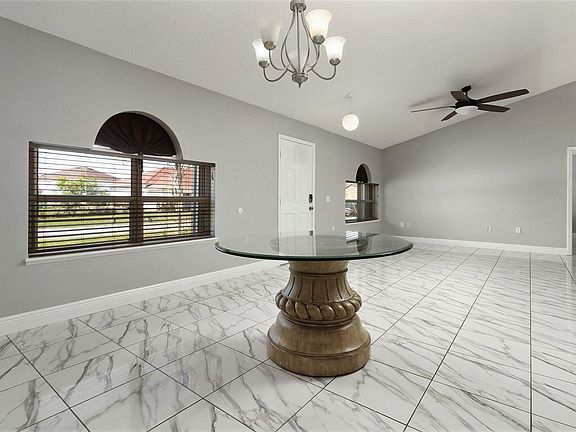 4th image of 817R Abbeville Ct