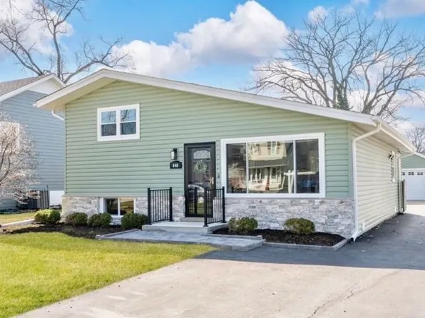 646 W Babcock Ave, Elmhurst, IL 60126