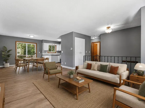 650 Birch Ln S, Shoreview, MN 55126