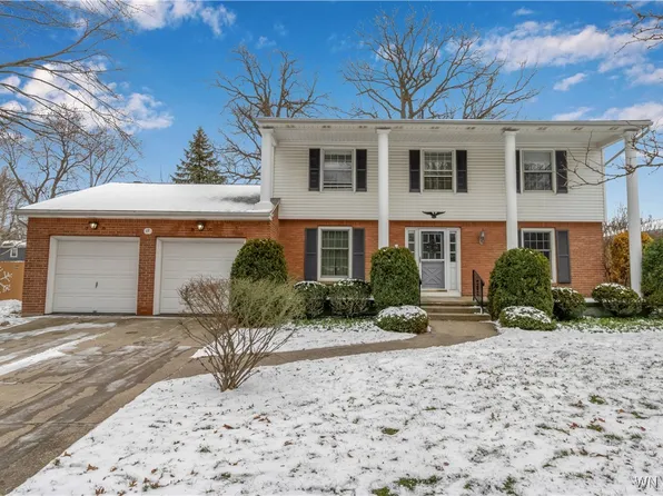 17 Parkhaven Dr, Amherst, NY 14228