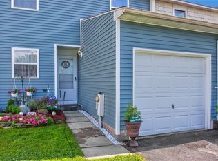 5497 Trastevere Rd, Clay, NY 13041