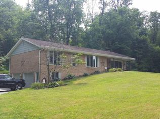 1 Holly Ln, York, PA 17402