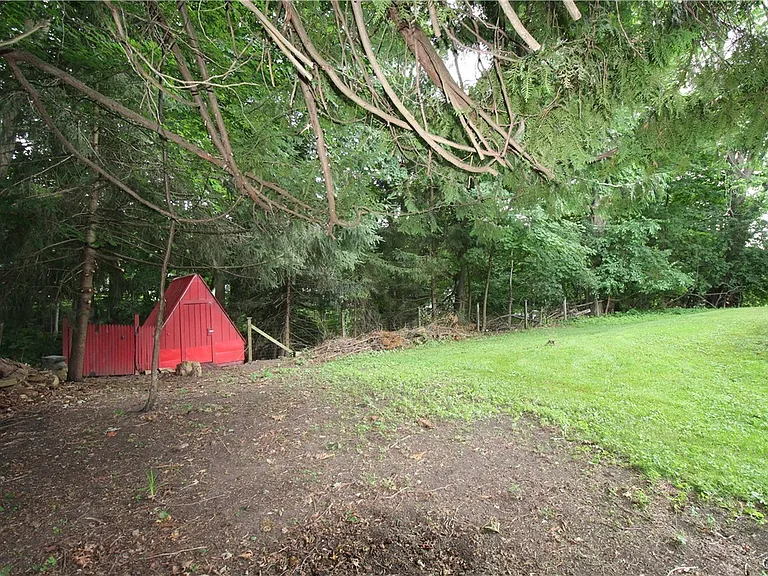 24 Forest Rd — Photo 50