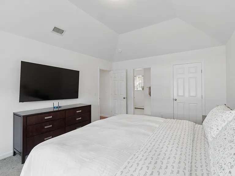 16 Mastro Ct — Photo 25