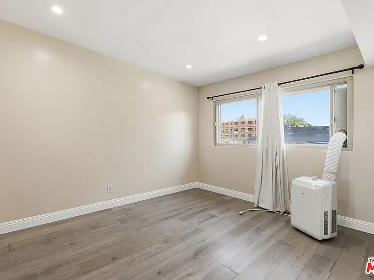 8710 Belford Ave #207B — Photo 11