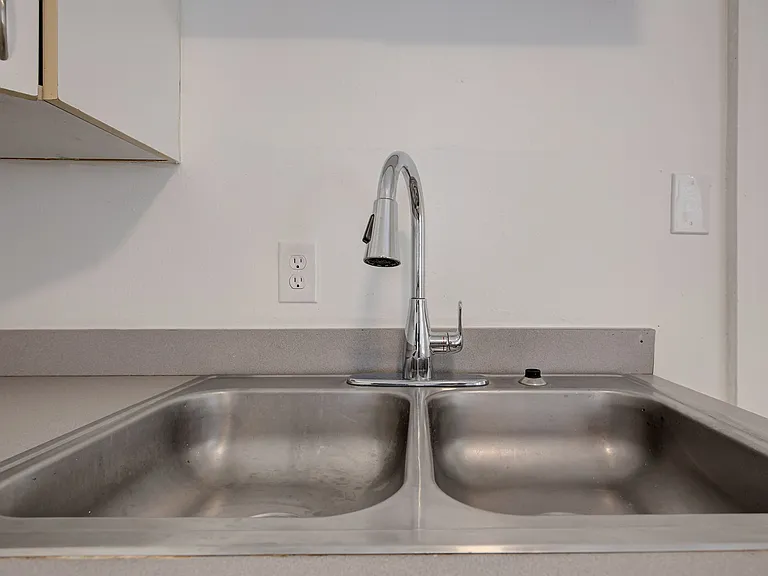 311 S Webster Ave #4 — Photo 6
