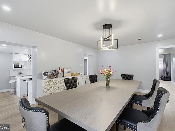 5th image of 737 Woodbrook Ln