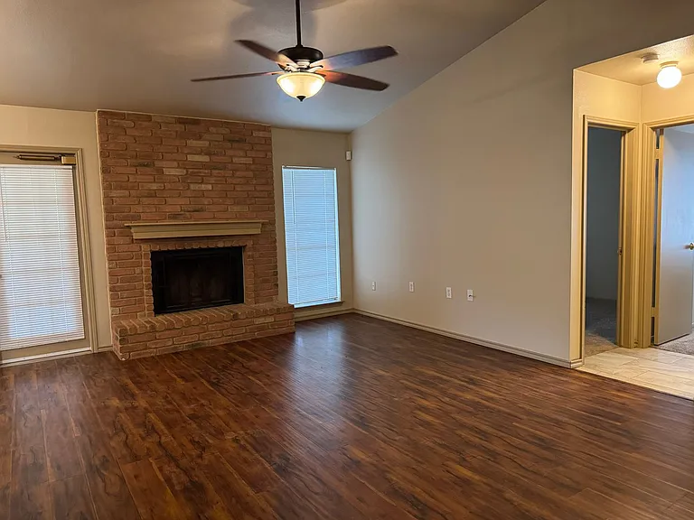 8214 Spring Town St — Photo 3