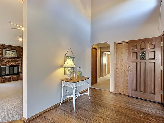5th image of 3303 Saint Andrews Ct NE