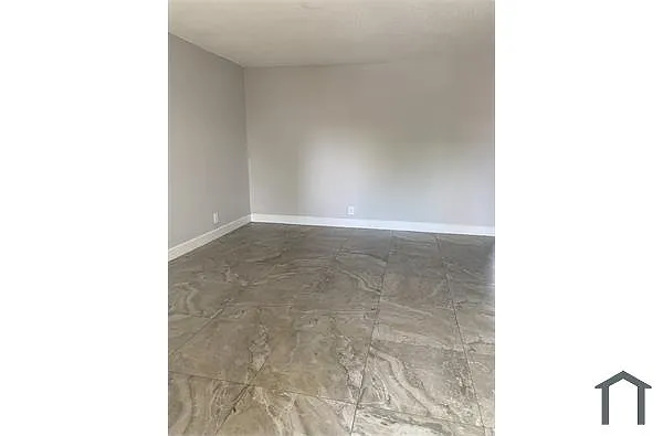 Building Photo - 1700 NW 58th Ter #1G