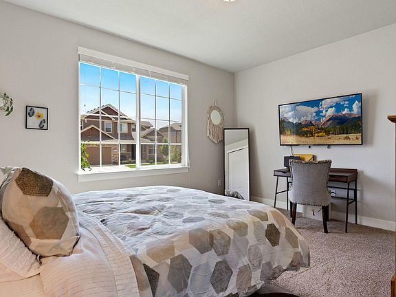 Front bedroom 1