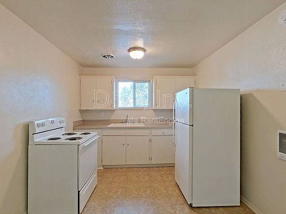 5th image of 960 NW Cleveland Ave APT 12