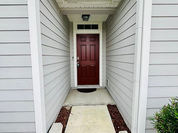 4th image of 3242 Rogers Ave