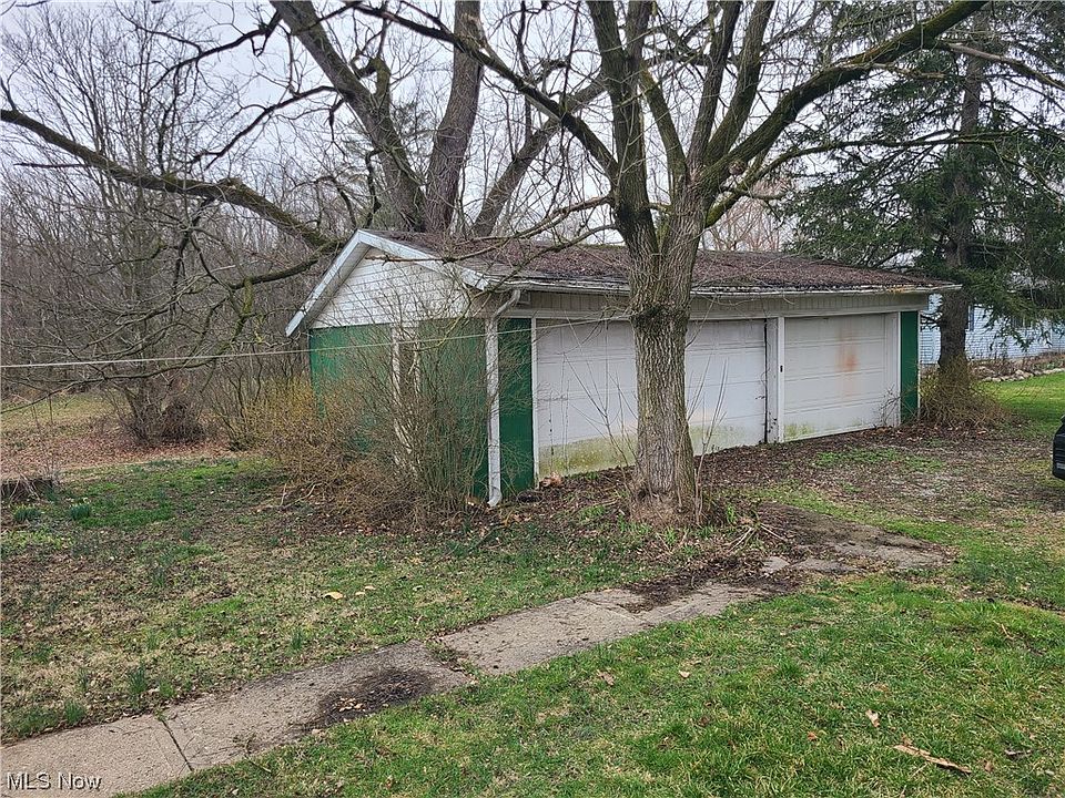 2nd image of 467 Northeast St