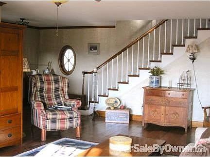 Great Room to Upstairs