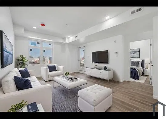 4512 Lancaster Ave — Photo 1