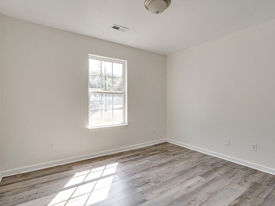 1st image of 1711 Olive St