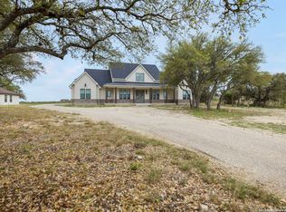 1062 Lariat Trce, Bandera, TX 78003