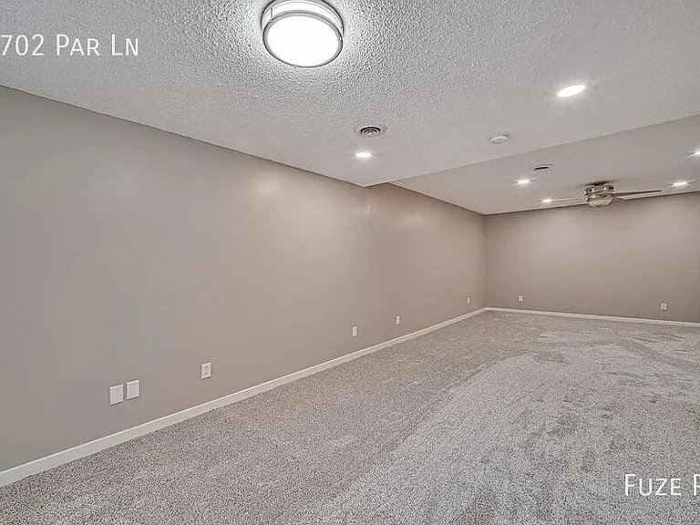 1702 Par Ln — Photo 33
