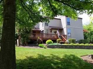 4 Stone Spring Ln, Camp Hill, PA 17011