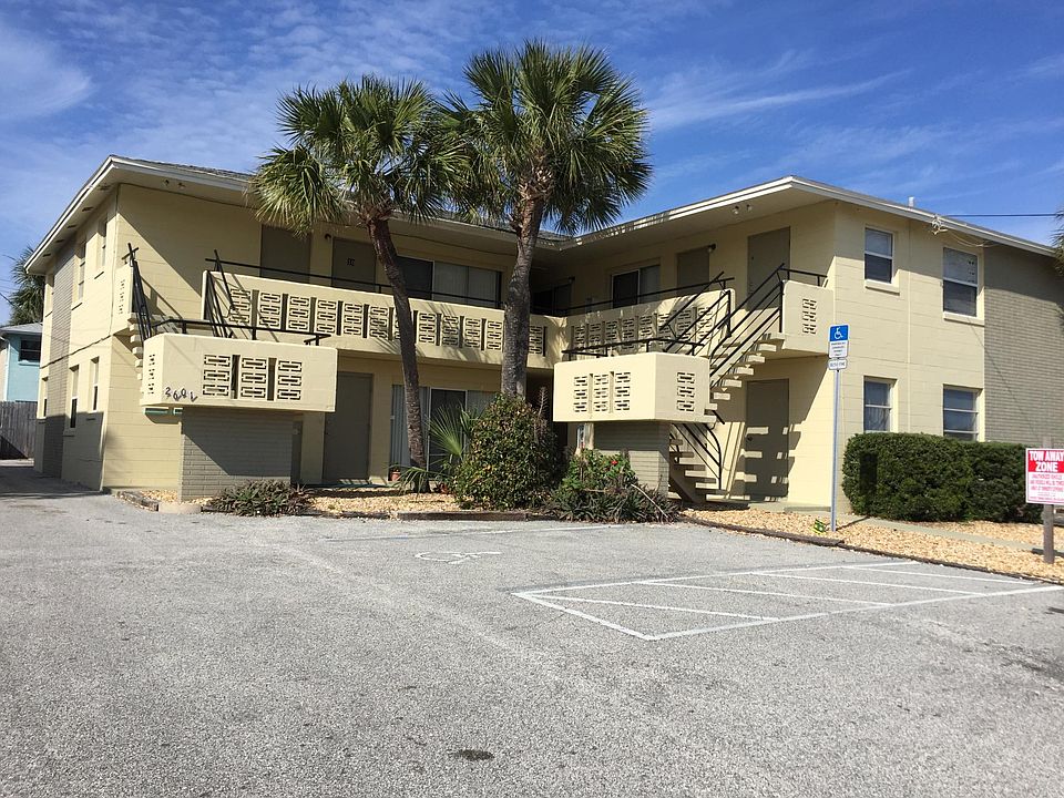 1st image of 2601 N Oleander Ave APT 11