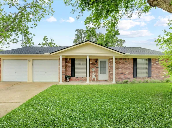 8026 Leigh Rd, Hitchcock, TX 77563